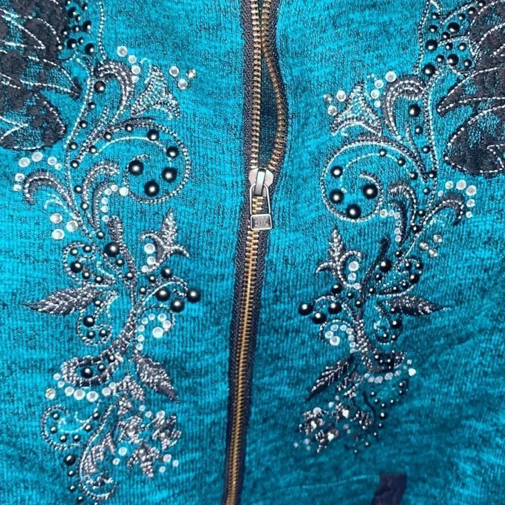 ✨ Miss Me Embroidered Zip-Up Hoodie✨ - Picture 4 of 6